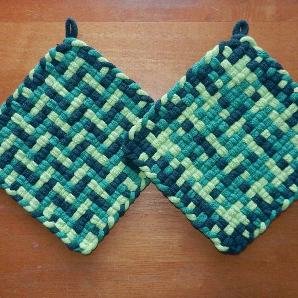 Set of 2 Handmade Artisan Woven Loomed Irish Spring Potholders Hot Pads Trivets - Picture 9 of 9